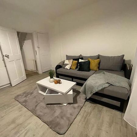 Beautiful 2 Bedroom On Tower Bridge Londra Esterno foto